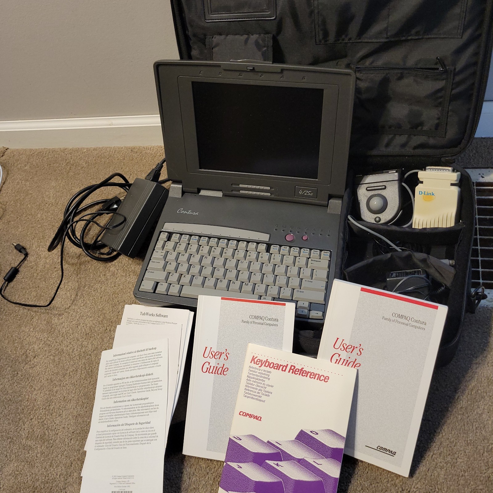 Vintage Compaq Laptop 4/25 Series 2820E With Accessories and Carry Case-Untested